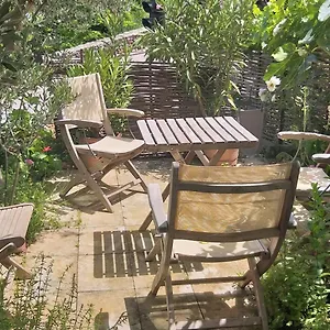https://l-toile.fr-provencehotel.com